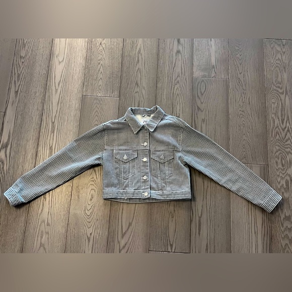 Zara Jackets & Blazers - Cropped Zara Plaid Jacket